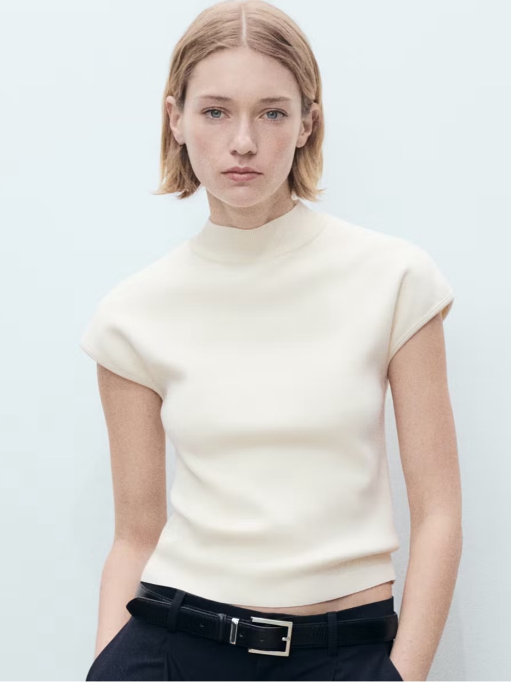 SHORT-SLEEVED FINE-KNIT SWEATER
